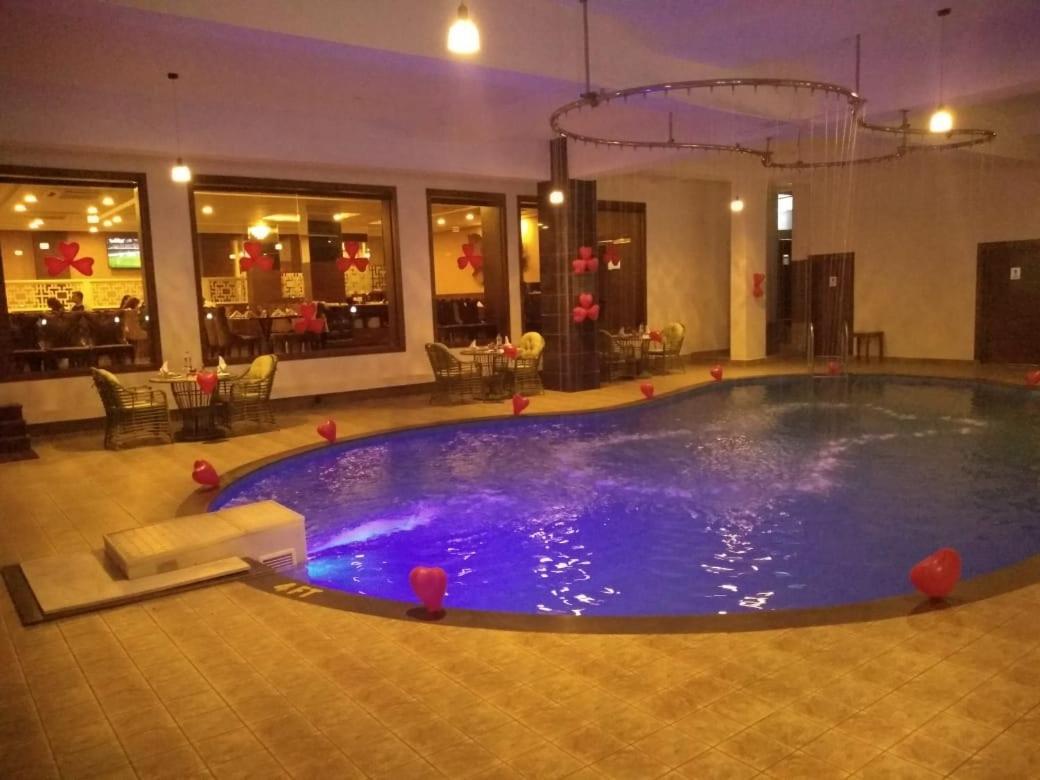 Hotel The Fern Residency, Bhuj Extérieur photo
