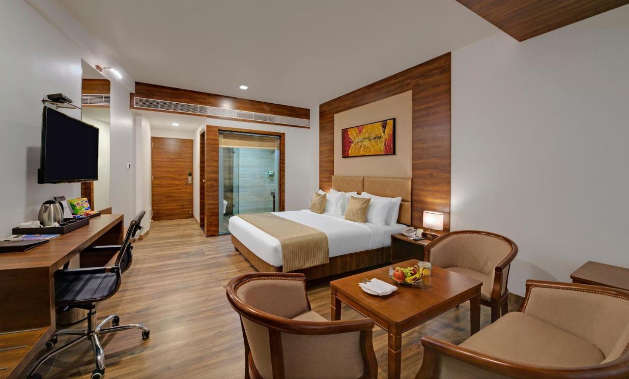Hotel The Fern Residency, Bhuj Extérieur photo